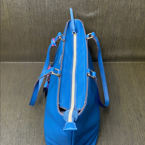 Trina Turk Blue Pebbled Faux Leather Tote/Purse Shoulder Bag with Colorful Pouch - Picture 12 of 16